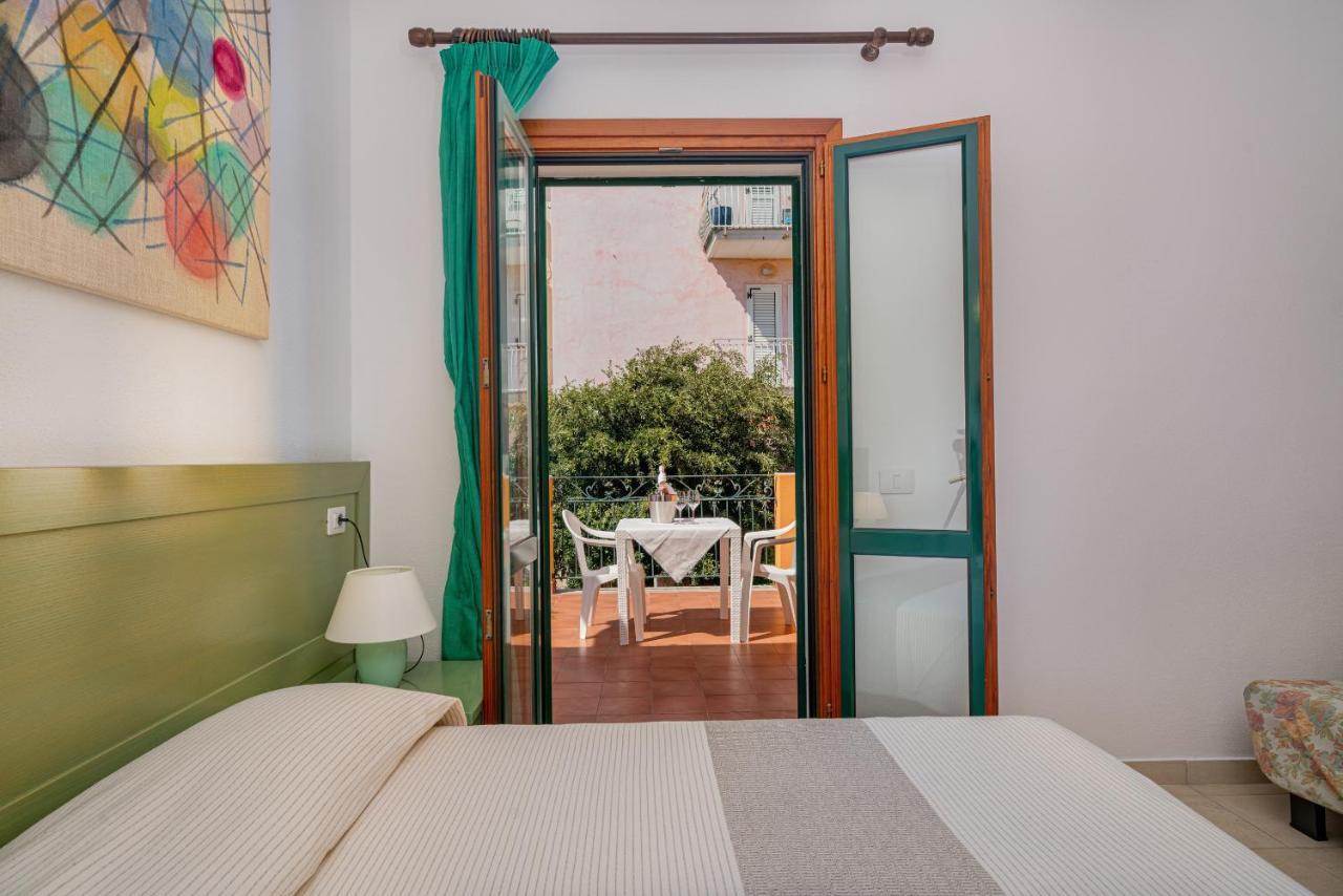 Hotel Marinaro Santa Teresa Gallura Εξωτερικό φωτογραφία
